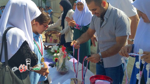 فيديو: مدرسة جنة ابن رشد تنظم حفل تكريم للطلاب الموهوبين والمتفوقين 